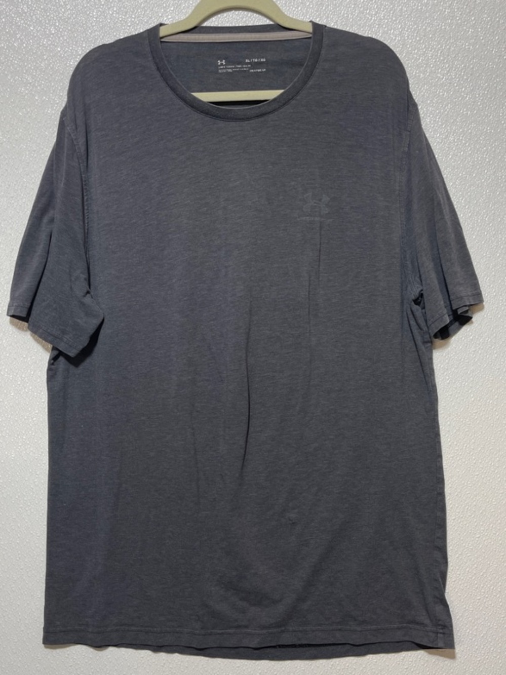 Under Armour Men’s Dark Gray Short-Sleeve Crew Tee FLAW